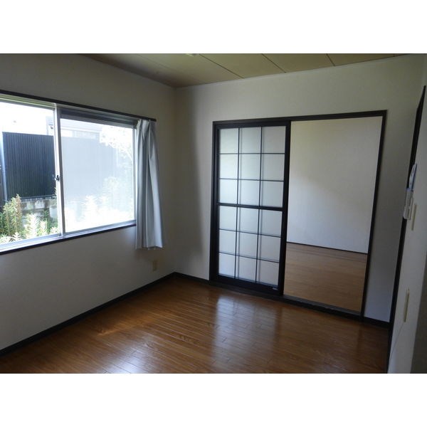 エステイト桐原 リビング