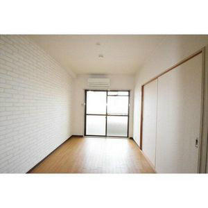 トレンディーイマⅡ ベッドルーム