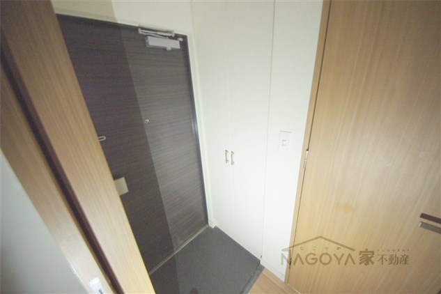 プレサンス久屋大通公園エアリー 玄関