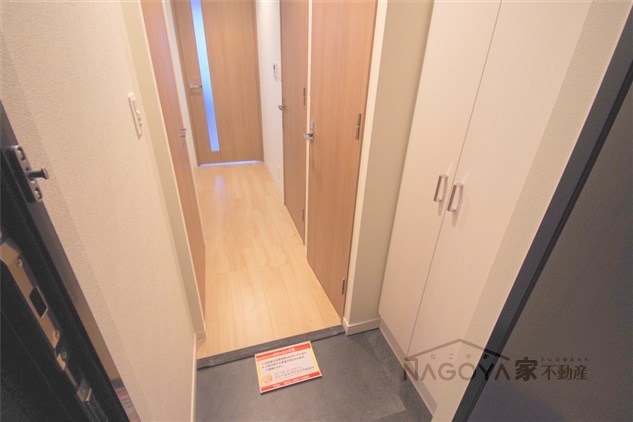 プレサンス名古屋グロウ 玄関