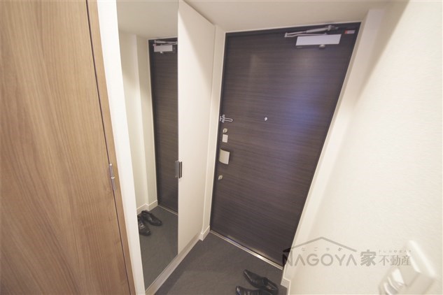 プレサンス久屋大通公園セラフィ 玄関