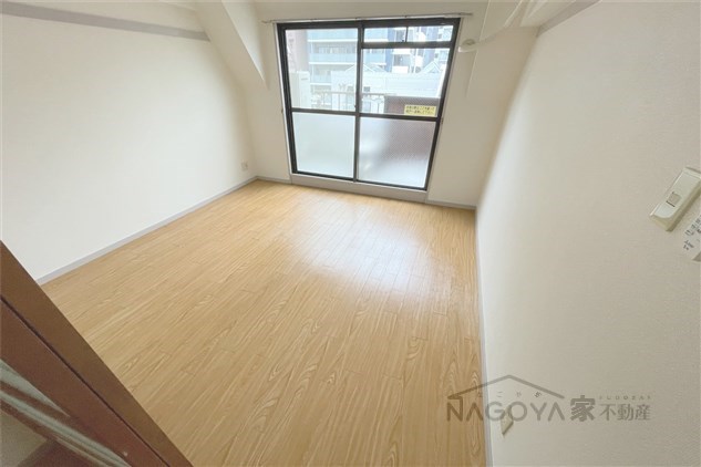 レスカール千代田 リビング