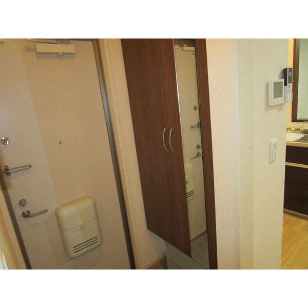 ヒールコートⅡ 玄関