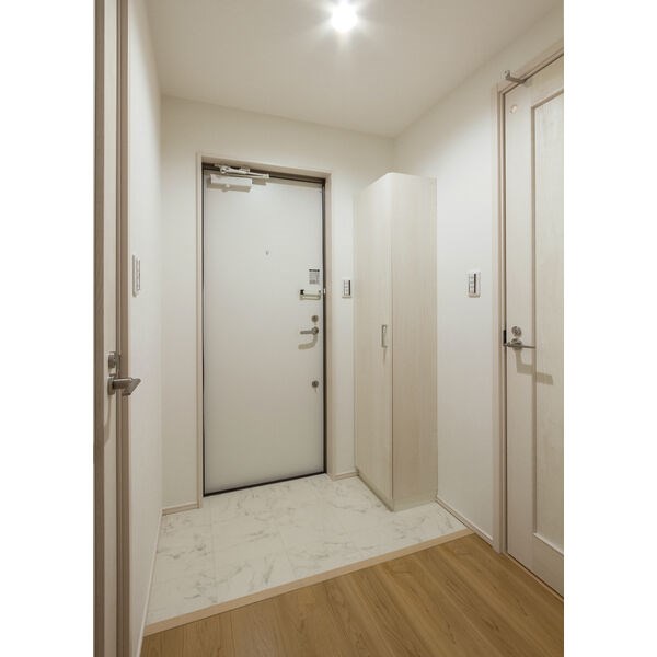 LUXE.STYLE辻町WEST 玄関