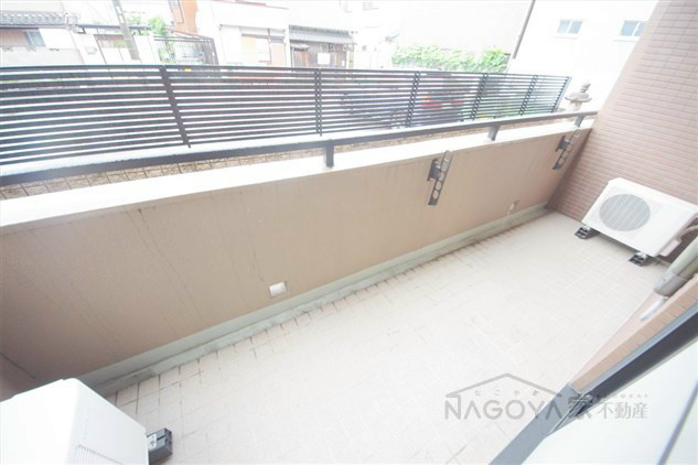 ＪＵ・ＪＵ ベランダ