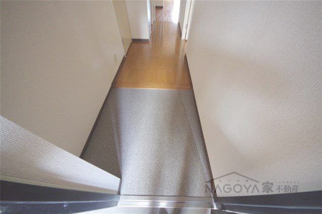 グランシャリオ名駅南 玄関