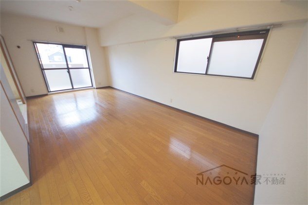 グランシャリオ名駅南 リビング