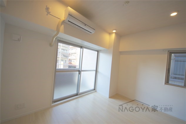 アレーヌコート金山 リビング