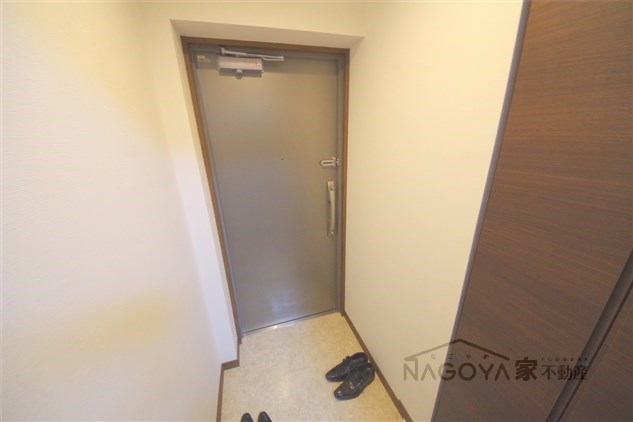 セレニティー名駅西 玄関