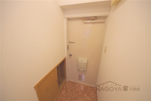 ヴィラセリーヌ 玄関