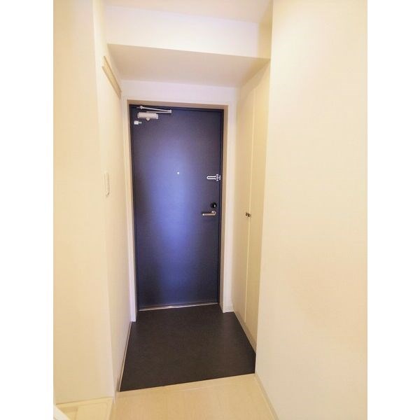 プレシャスコート金山 玄関