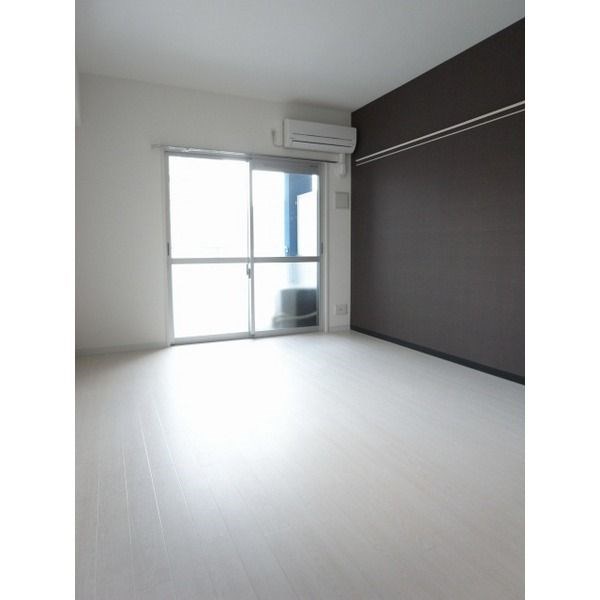 プレシャスコート金山 リビング