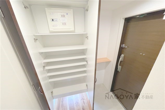 WELL COURT KANDA 玄関