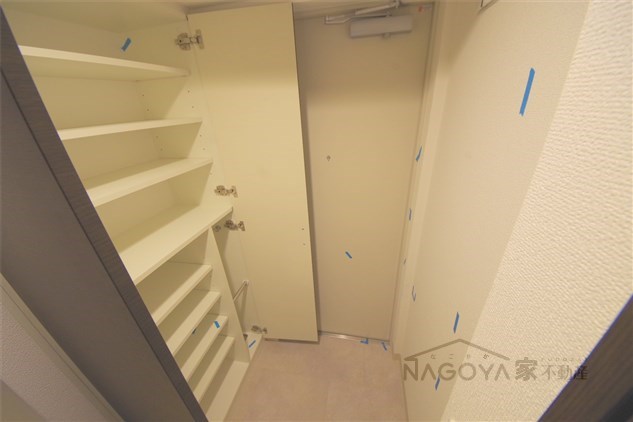 エステムコート名古屋栄プレシャス 玄関