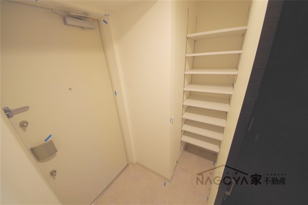 エステムコート名古屋栄プレシャス 玄関