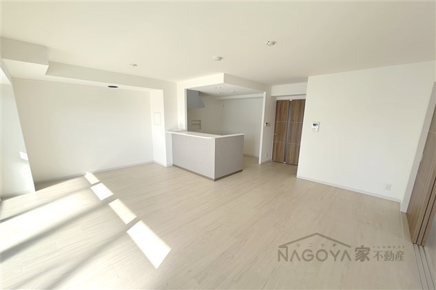 プレスティ則武 リビング