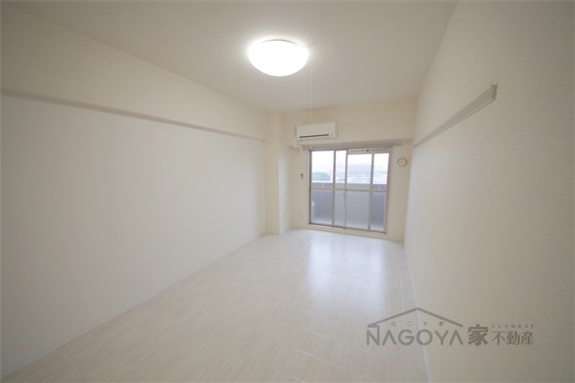 アベニューナカネ リビング