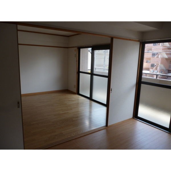 エステート垣戸 リビング