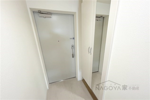 シュトルツ栄 玄関