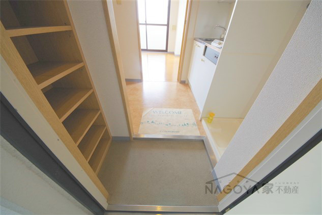 コウエツビル 玄関