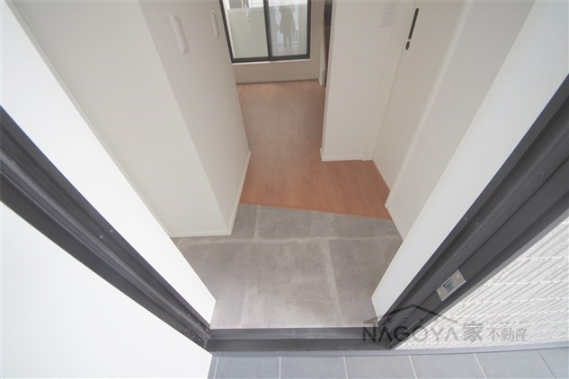 カーサ９名駅 玄関