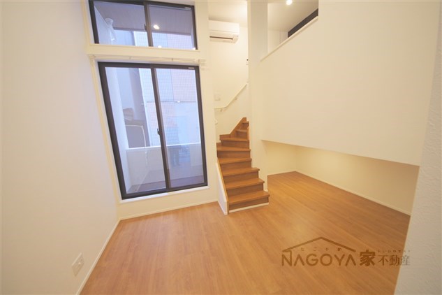 カーサ９名駅 リビング