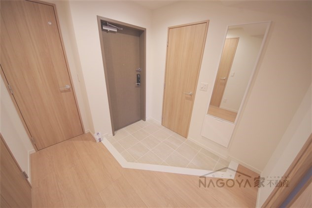 JMFレジデンス名駅南 玄関