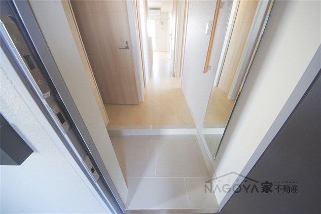 グランドゥール瑞穂通 玄関