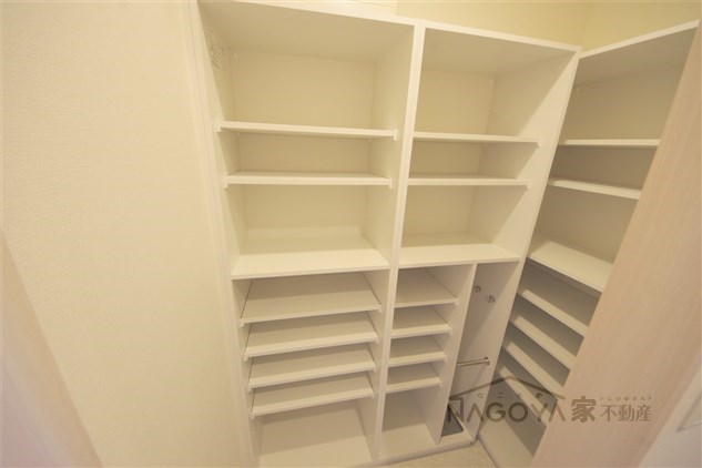 グランドゥール覚王山大島 玄関