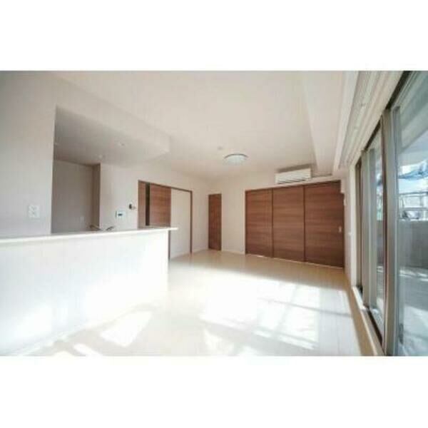 グランドゥール覚王山大島 リビング