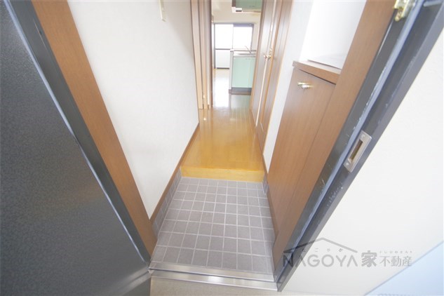 ラプロスペリテ 玄関