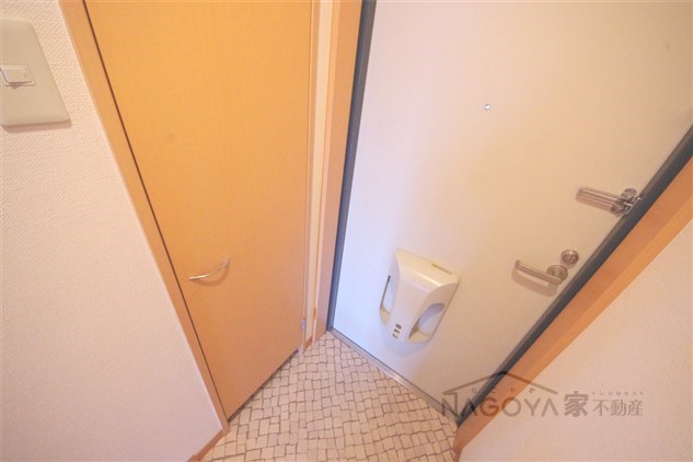 パンシオン千種 玄関