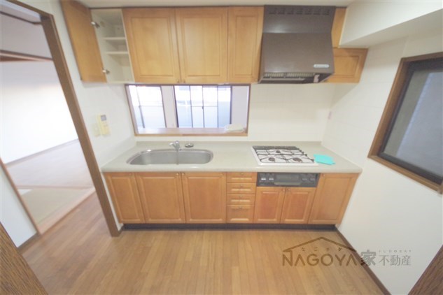 ロータリー春岡 キッチン