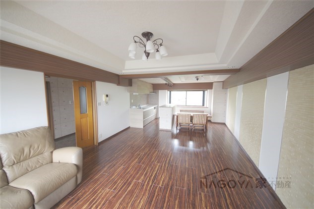 VIPHILLS南山 リビング