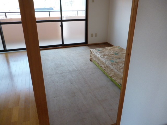 清和ビル ベッドルーム