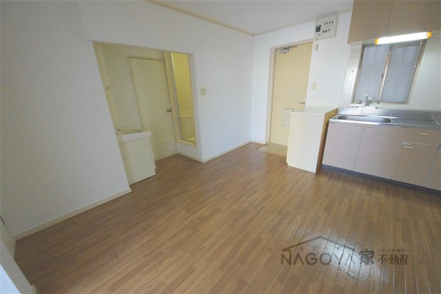 ユース宝扇 リビング