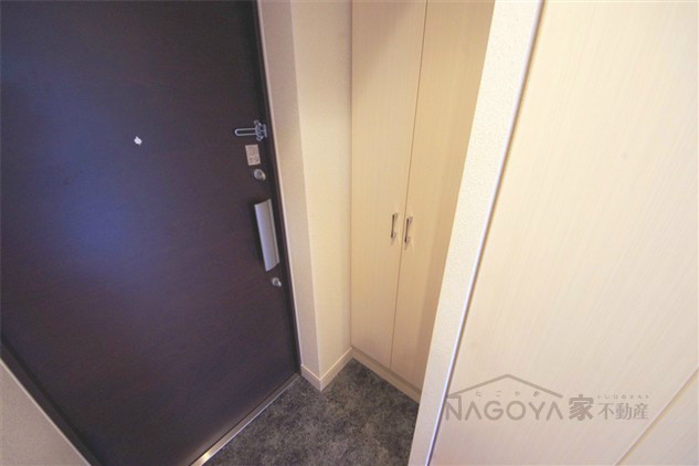 プレサンス鶴舞公園ＷＥＳＴ 玄関