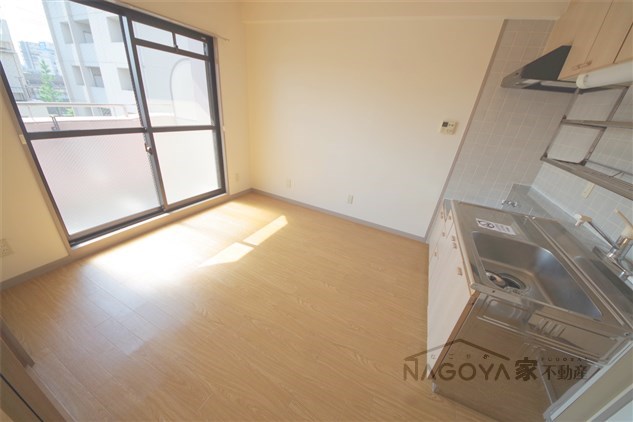 メゾンサンウェスト リビング