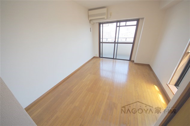 ブロンズ森島 リビング