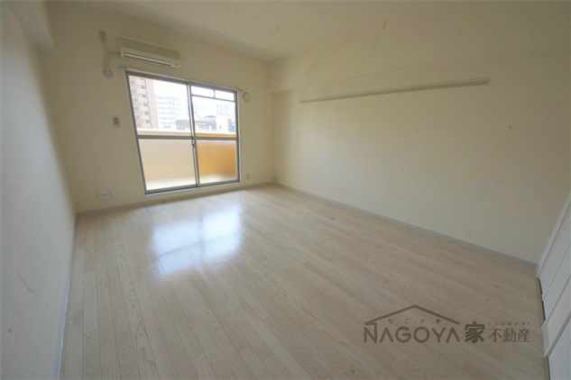 カサグランデ新栄 リビング