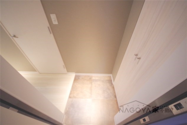 ポルタニグラ千種 玄関