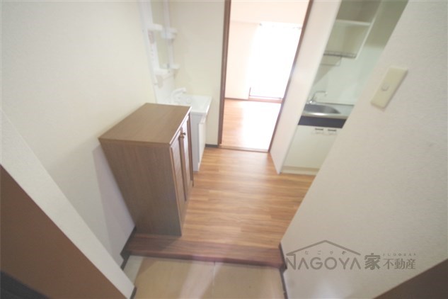 第６メゾン吾妻 玄関