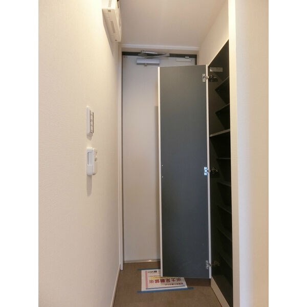 リブリノースマウンティン 玄関