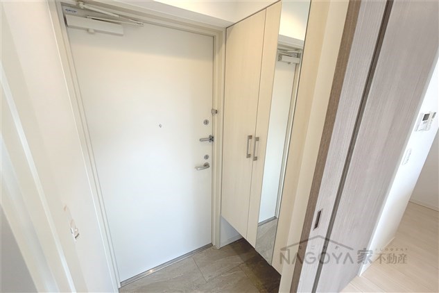 ロータス本陣通 玄関