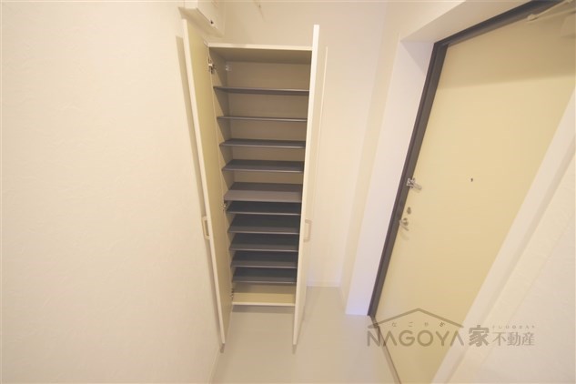 アルビレオ 玄関