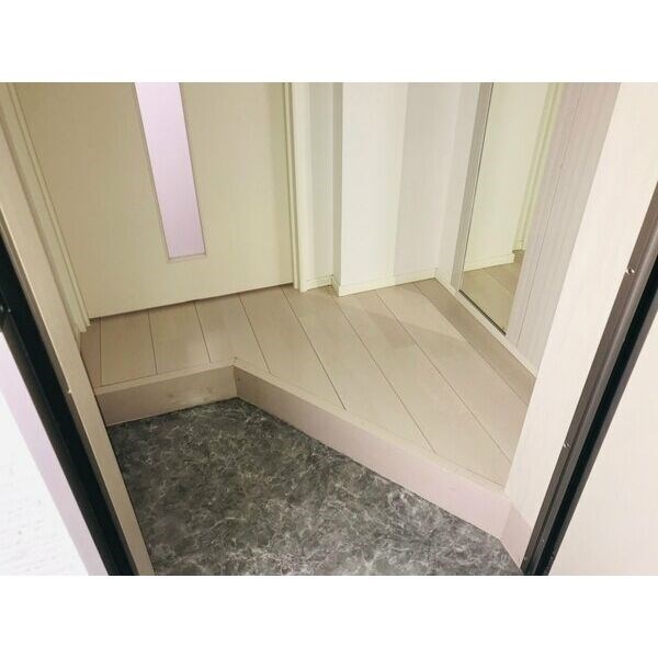 カーネルビレッジ 玄関