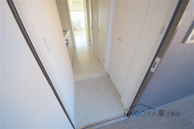 プロシード金山３ 玄関