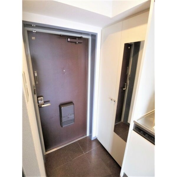 ロイヤル楠元 玄関