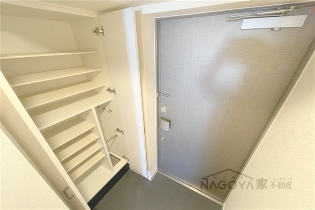 ファステートNAGOYA今池バレンシア 玄関