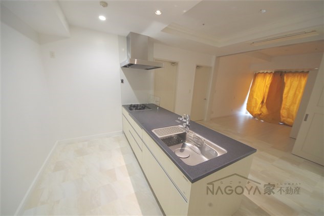 さくらHills NISHIKI Platinum Residence キッチン